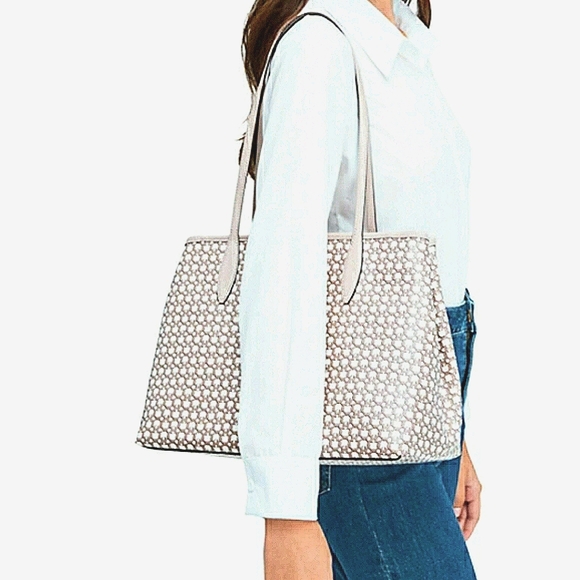 kate spade Handbags - ❗SOLD❗💕Kate Spade "Spade Link" Tote